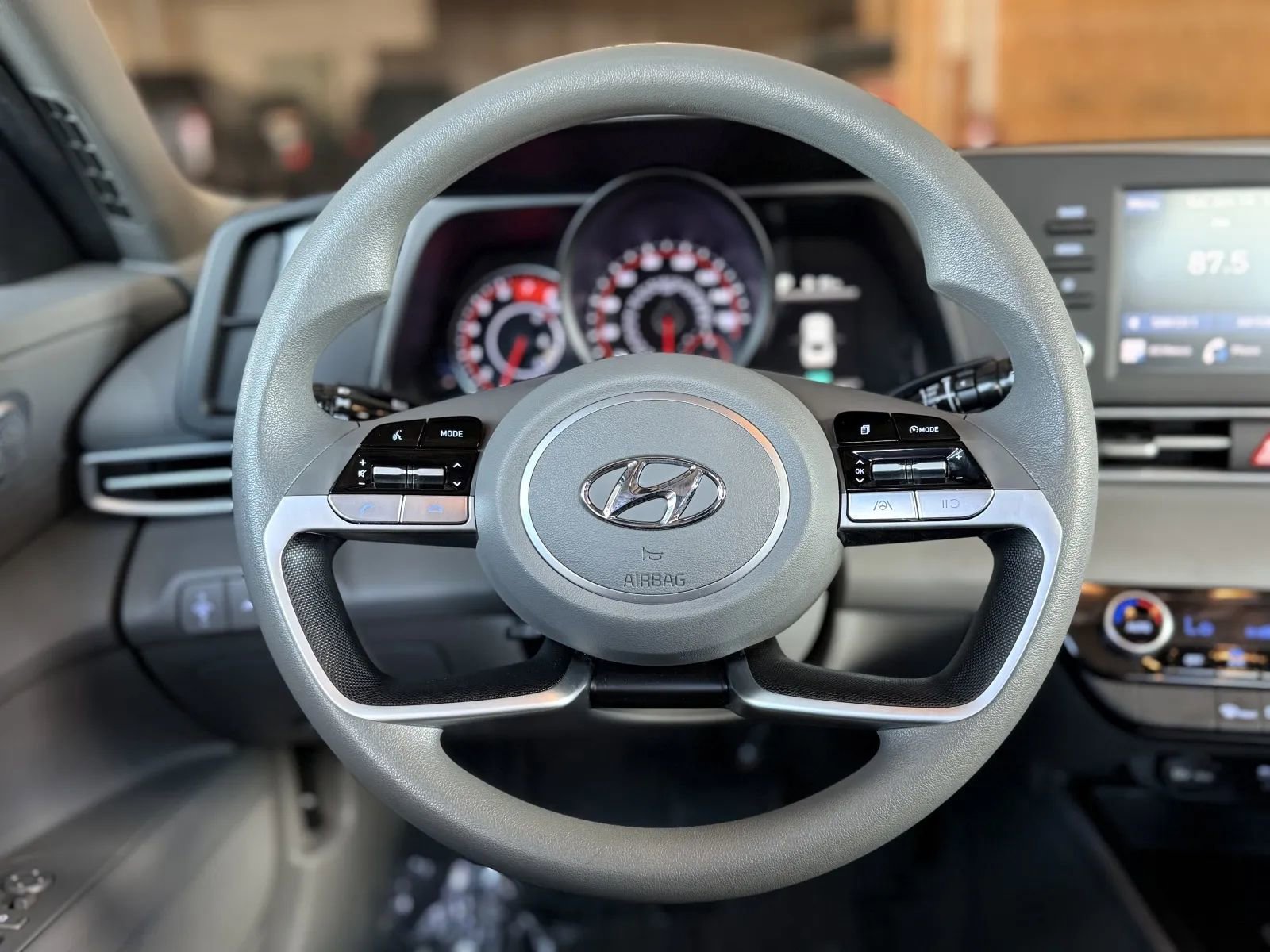 Used 2023 Hyundai Elantra SEL image 20