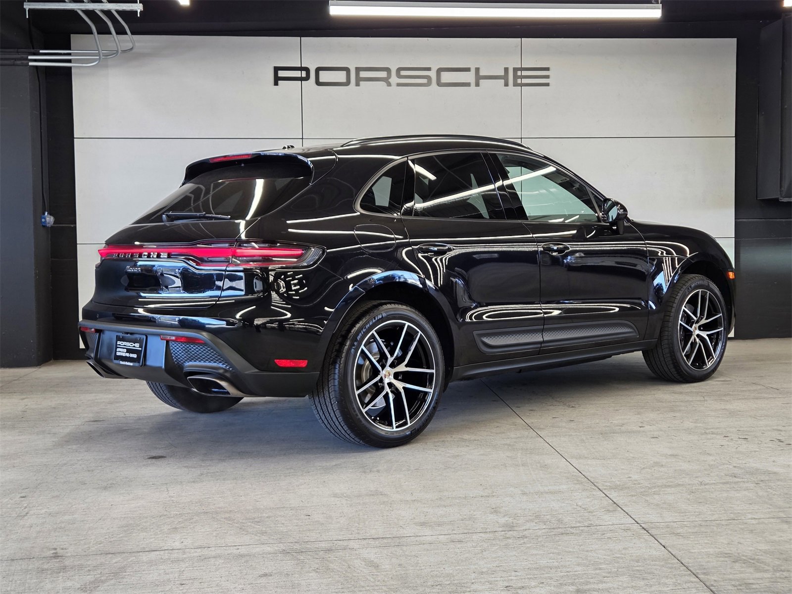 Certified 2026 Porsche Macan image 6