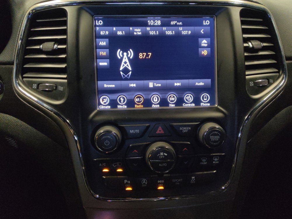 Used 2018 Jeep Grand Cherokee Altitude RWD image 25