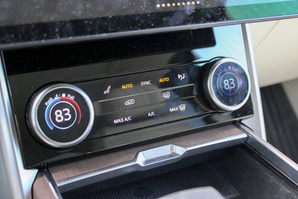 Used 2023 Land Rover Range Rover Long Wheelbase Autobiography image 16