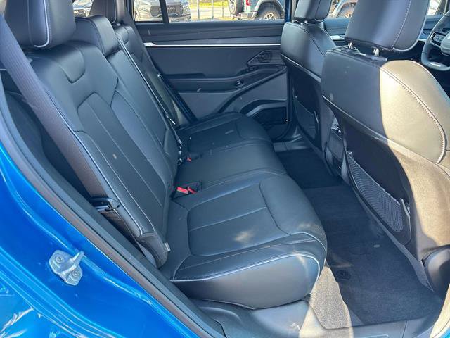 Used 2025 Jeep Wagoneer S Limited AWD/4WD image 14