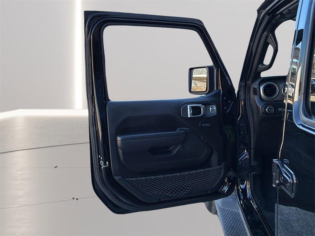 Used 2023 Jeep Wrangler Unlimited Sport image 25