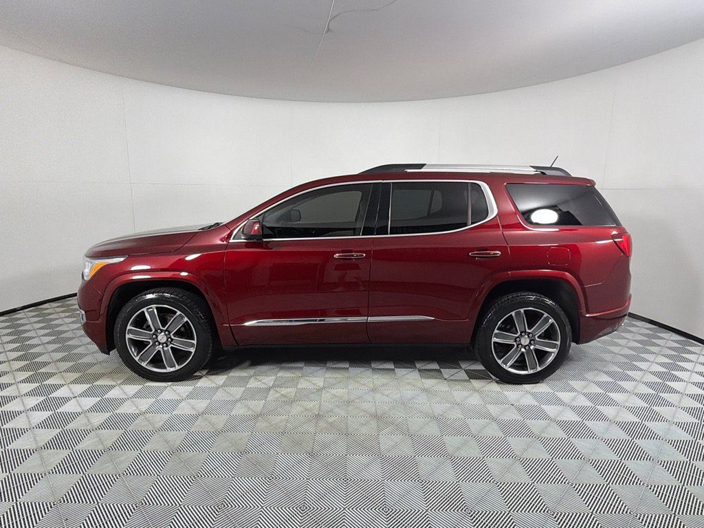 Used 2017 GMC Acadia Denali w/ Technology Package FWD image 7