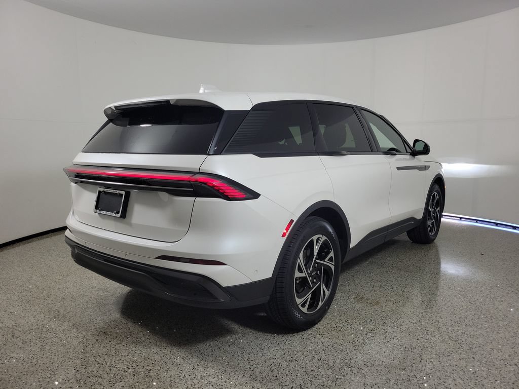 Certified 2024 Lincoln Nautilus Premier w/ Jet Appearance Package AWD/4WD image 4