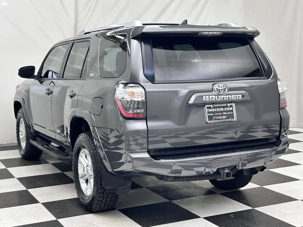 Used 2018 Toyota 4Runner SR5 AWD/4WD image 5