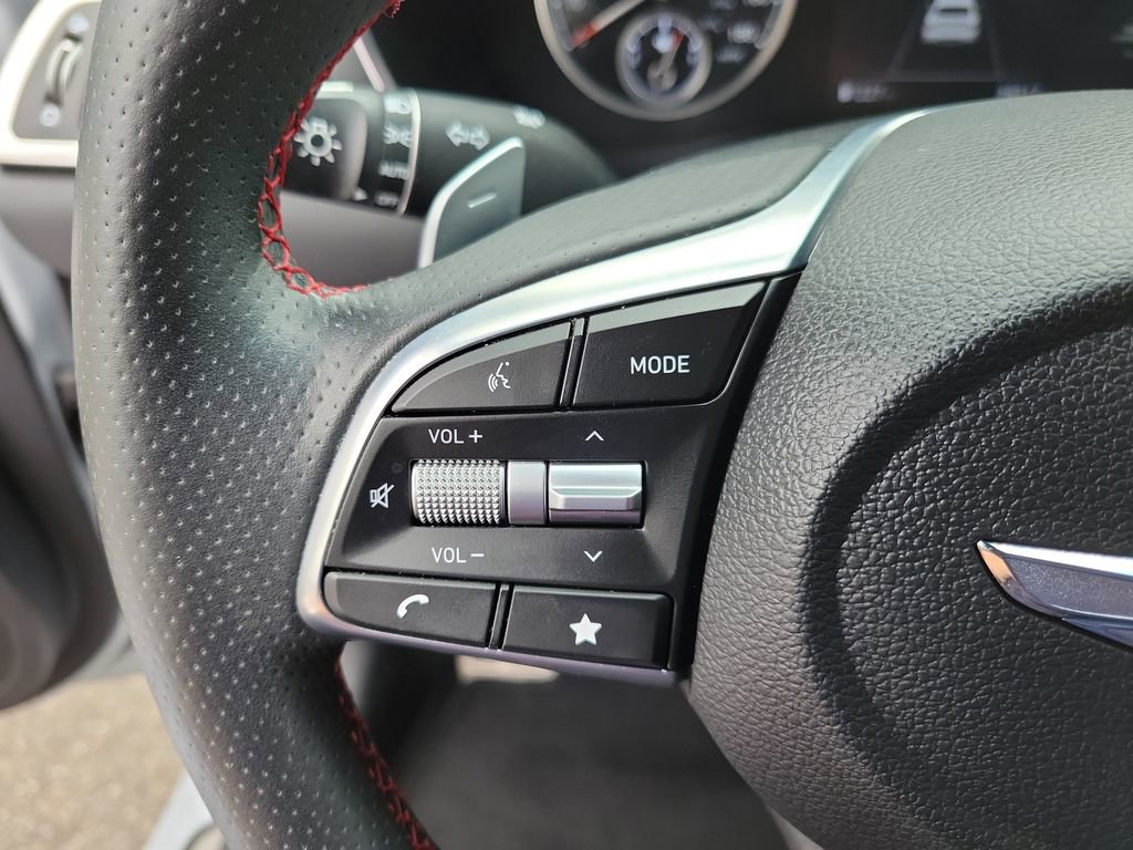 Used 2022 Genesis G70 3.3T RWD image 30