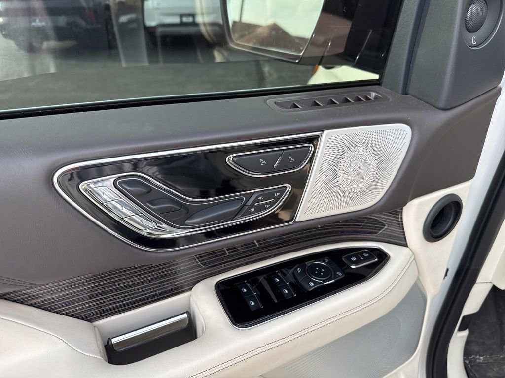 Used 2023 Lincoln Navigator L Black Label image 8