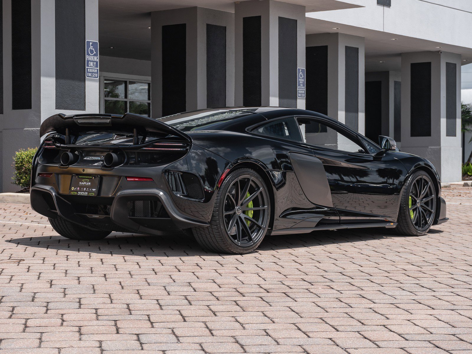 Used 2016 McLaren 675LT Coupe image 27