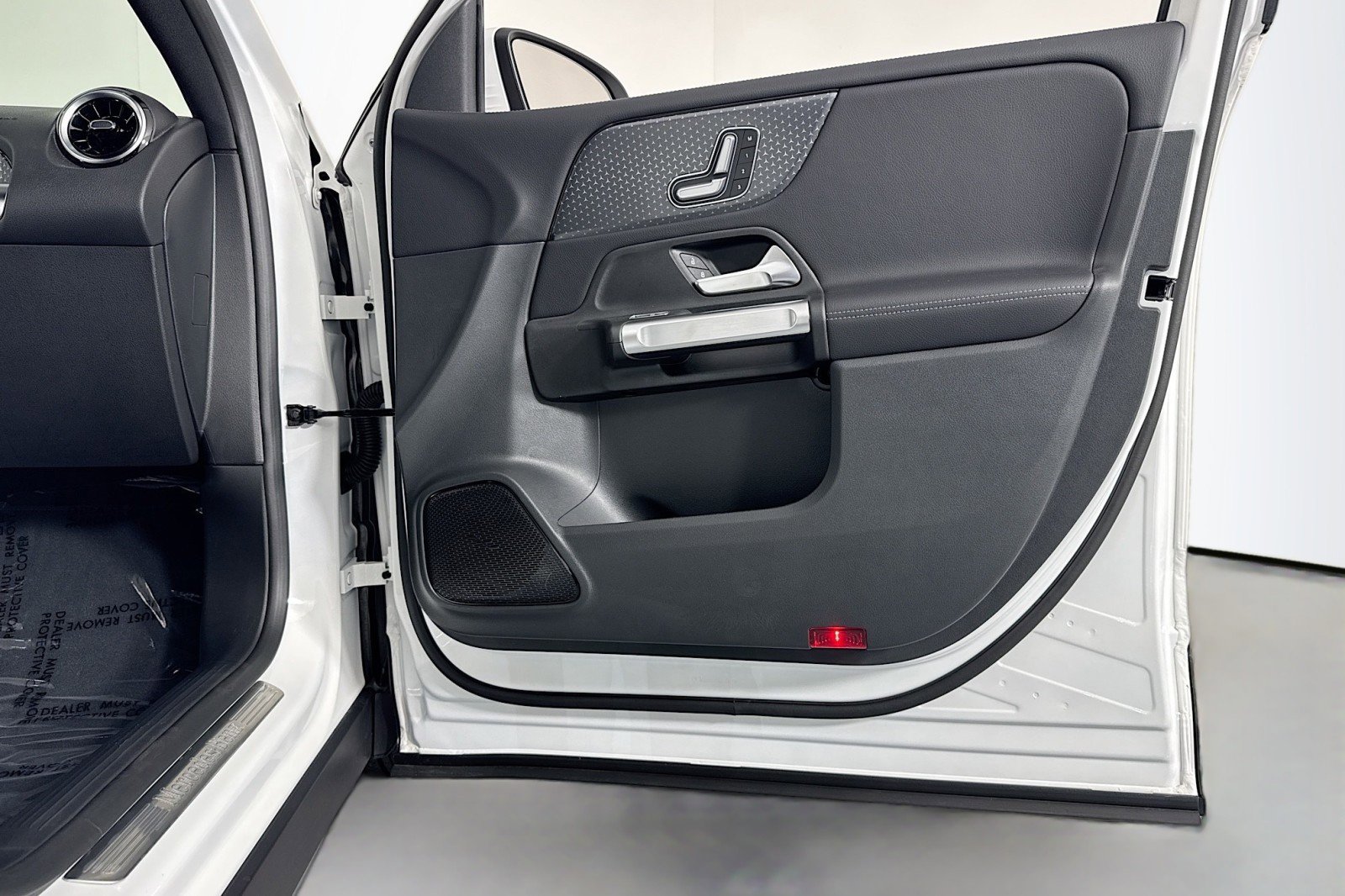 New 2026 Mercedes-Benz GLB 250 image 22