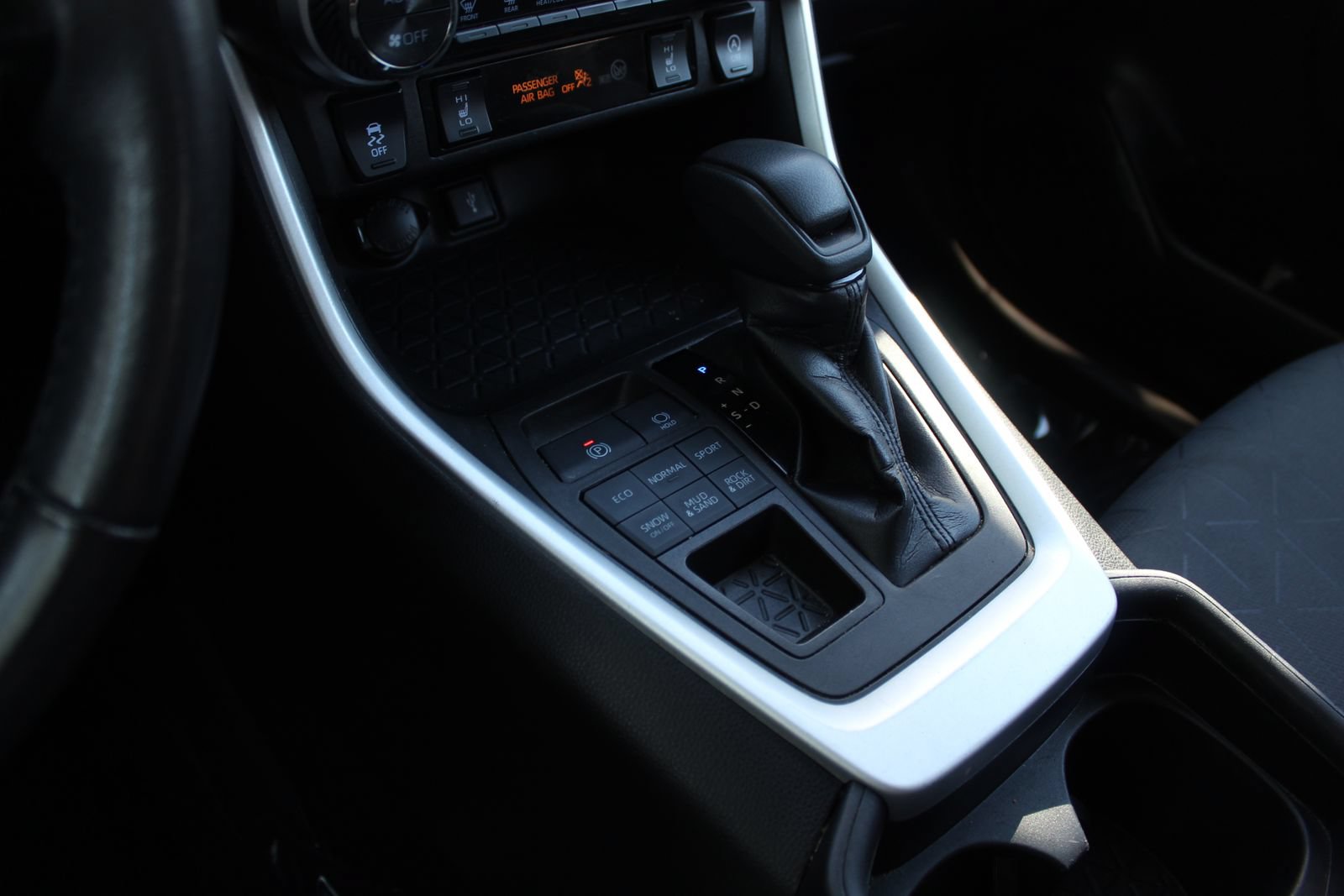 Used 2021 Toyota RAV4 XLE w/ Convenience Package AWD/4WD image 19