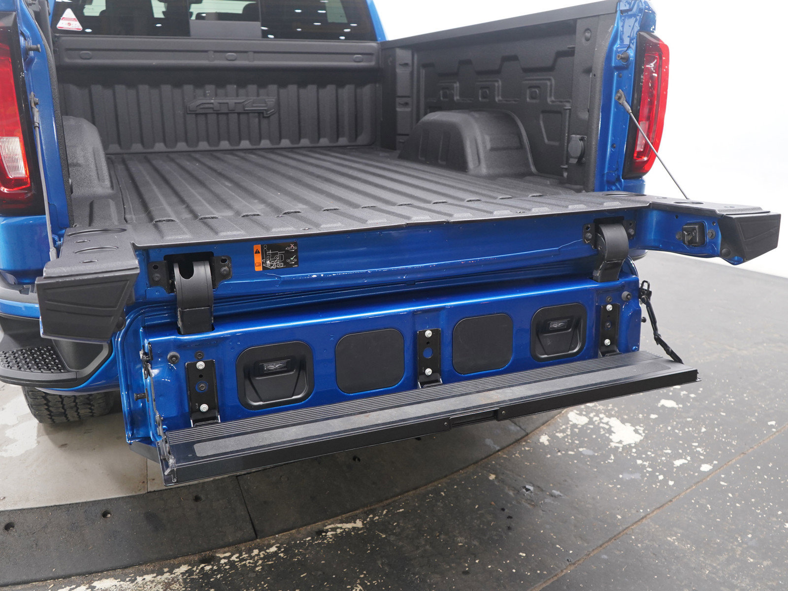 Used 2022 GMC Sierra 1500 AT4 w/ AT4 Premium Package image 17