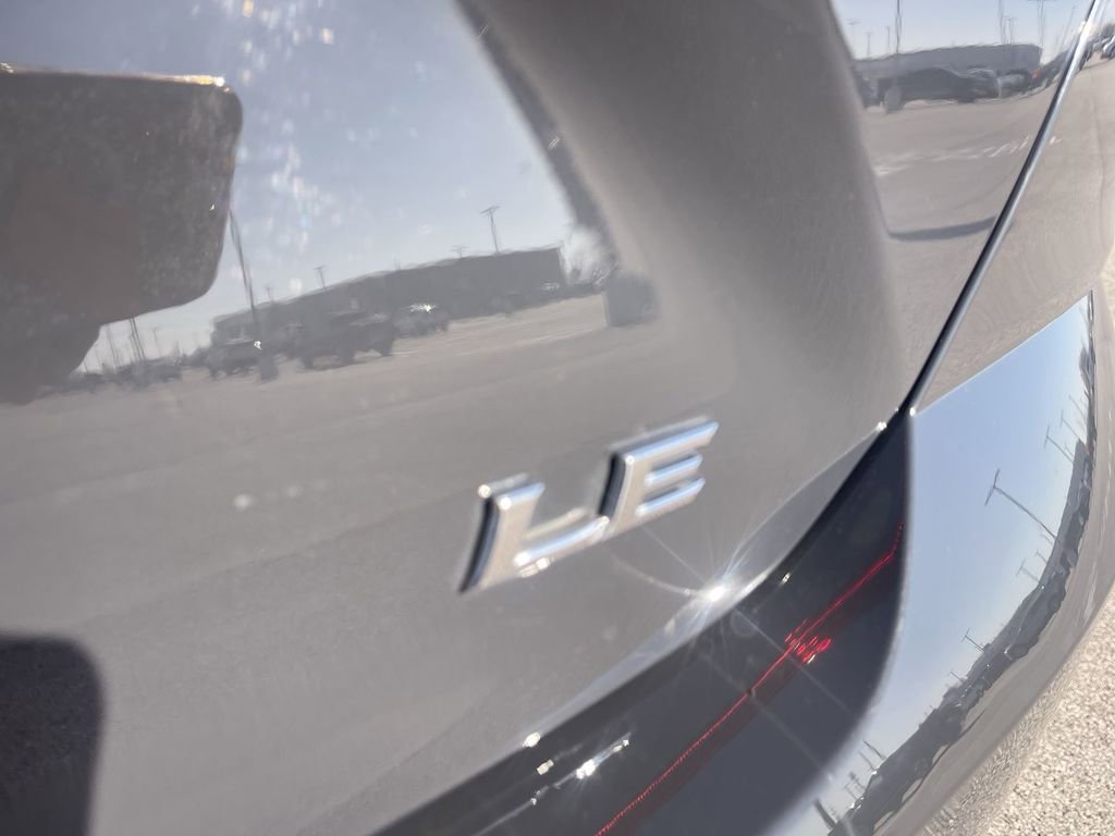 Used 2025 Toyota Camry LE w/ Convenience Package image 13