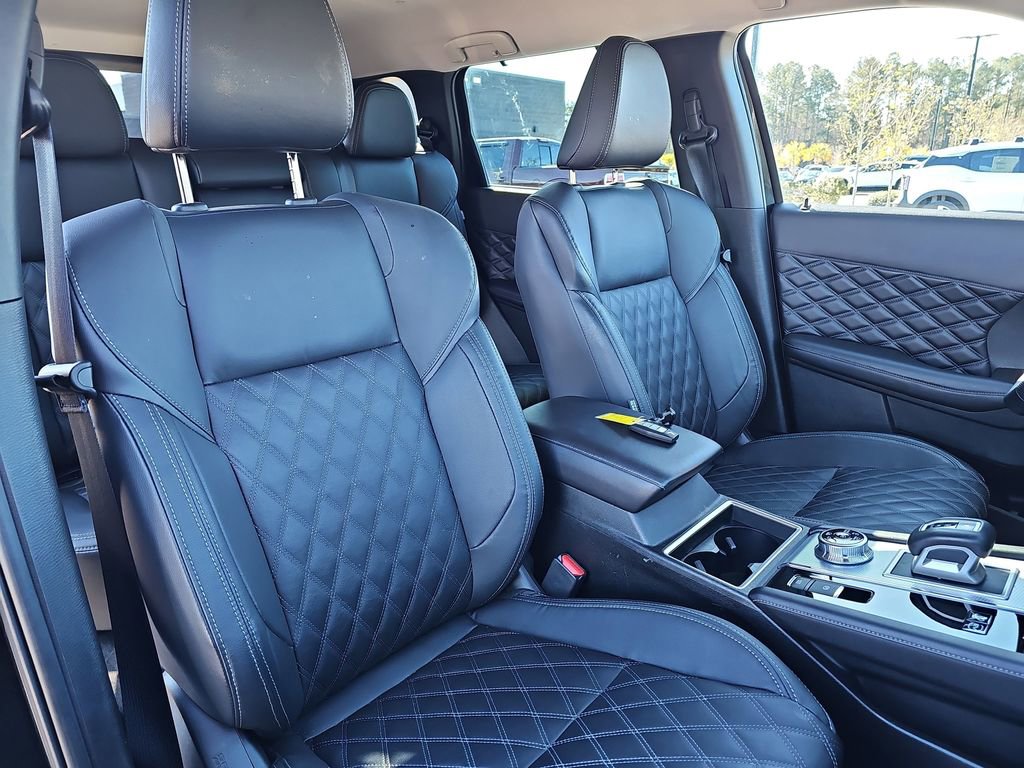 Used 2023 Mitsubishi Outlander SEL image 13