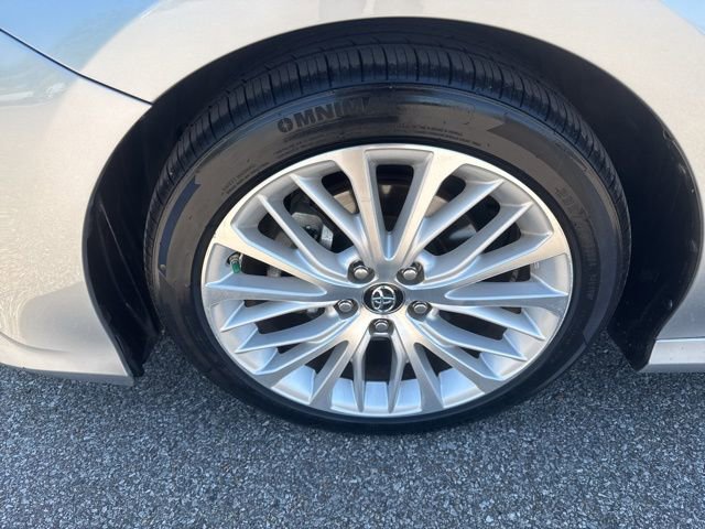 Used 2018 Toyota Camry XLE image 12