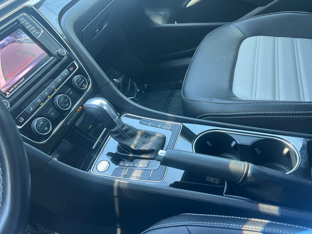 Used 2018 Volkswagen Passat 3.6 FWD image 31