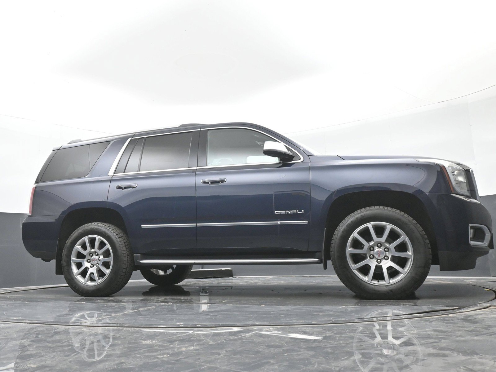 Used 2020 GMC Yukon Denali w/ Open Road Package AWD/4WD image 40