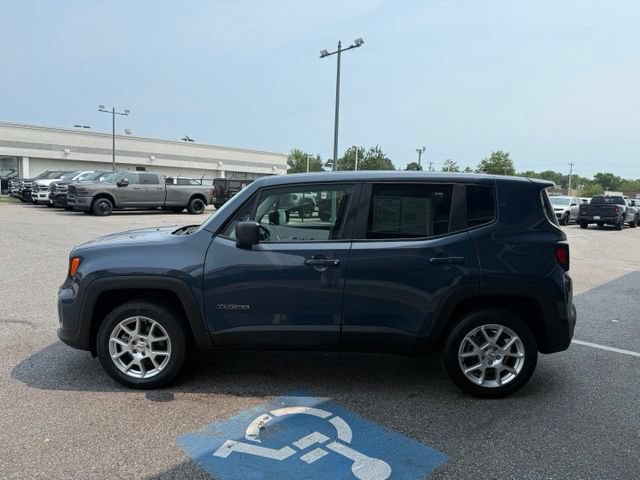 Used 2023 Jeep Renegade Latitude AWD/4WD image 19