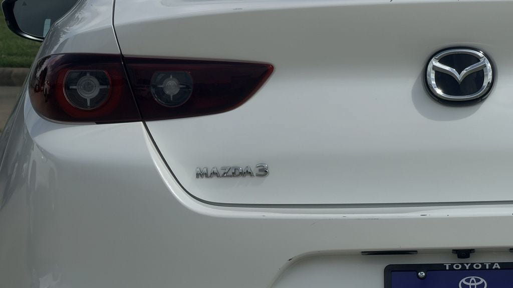 Used 2025 MAZDA MAZDA3 s FWD image 9