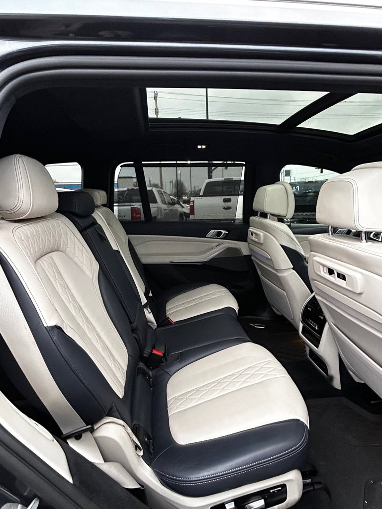 Used 2020 BMW X7 M50i w/ Dynamic Handling Package image 13