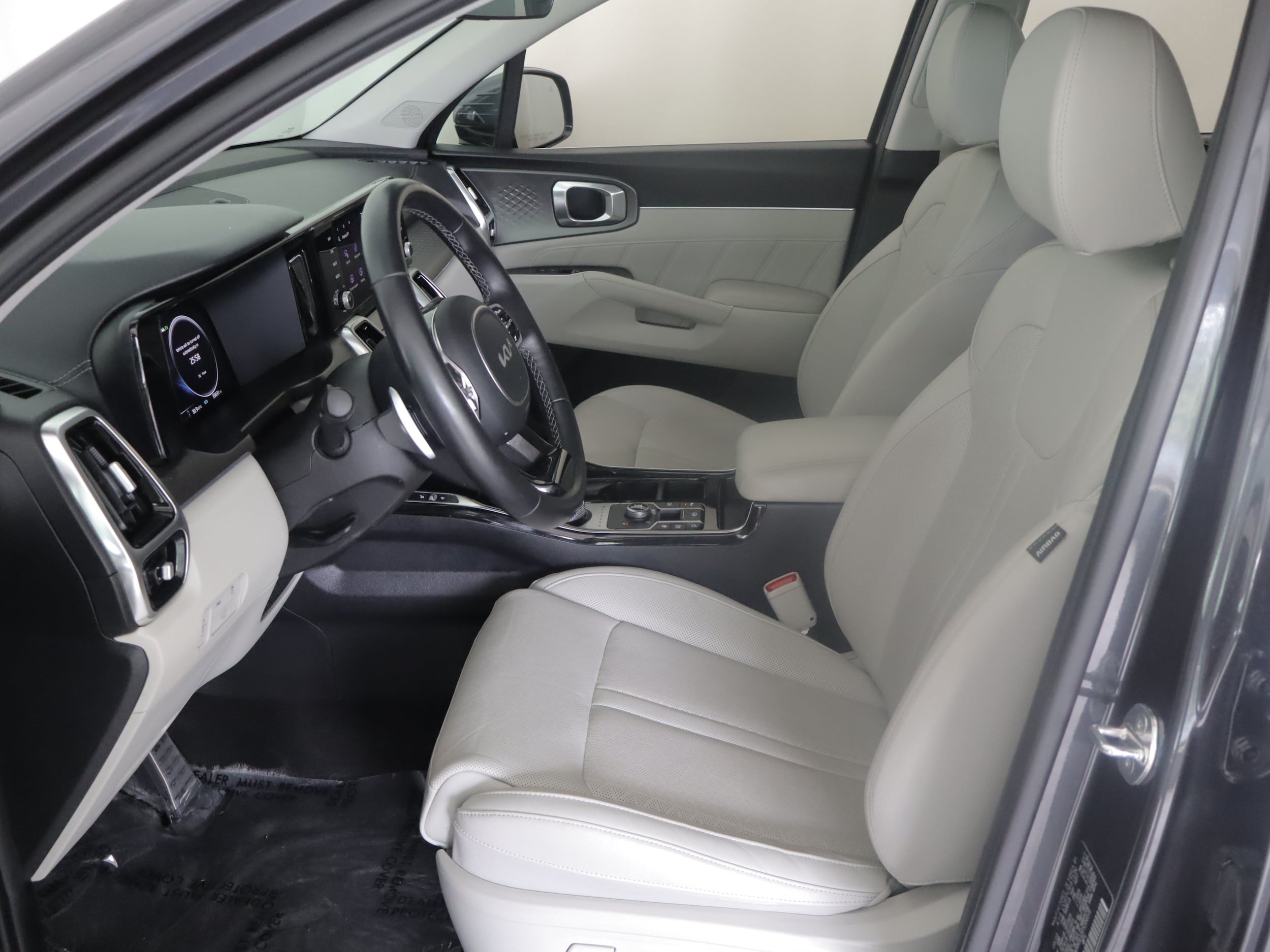 Used 2023 Kia Sorento SX Prestige w/ Panoramic Sunroof Package AWD/4WD image 8