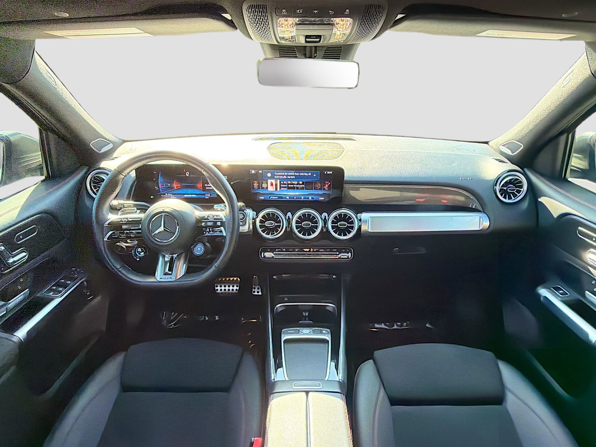 Used 2025 Mercedes-Benz GLB 35 AMG 4MATIC image 17