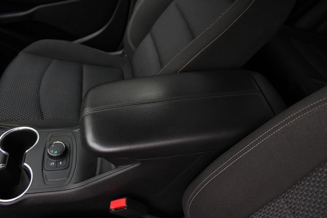 Used 2022 GMC Terrain SLE image 16