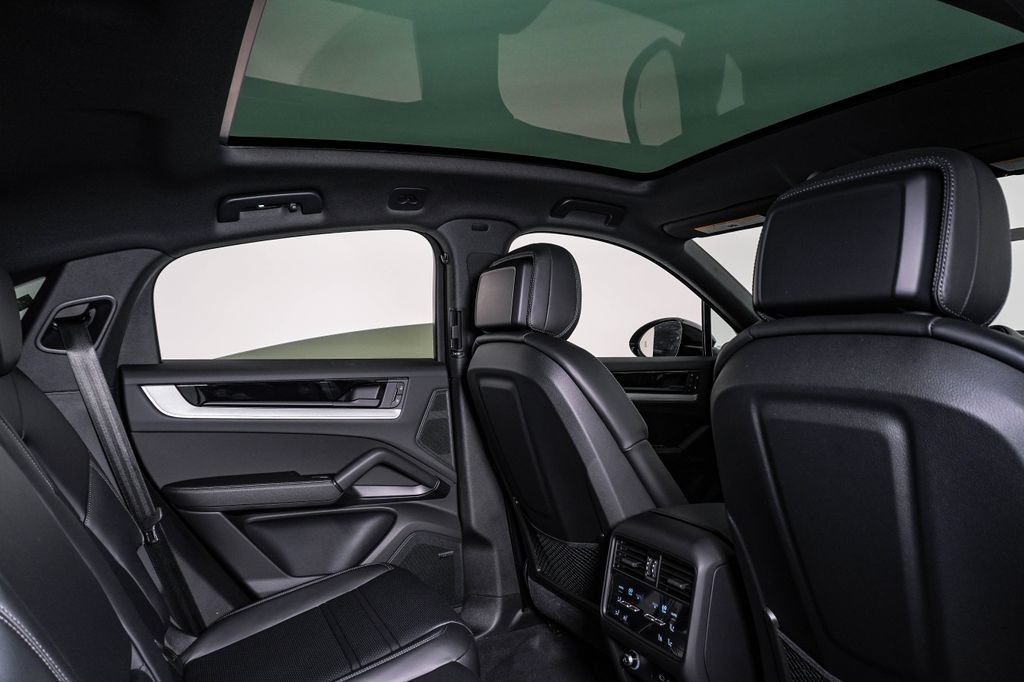 New 2026 Porsche Cayenne Coupe AWD/4WD image 16