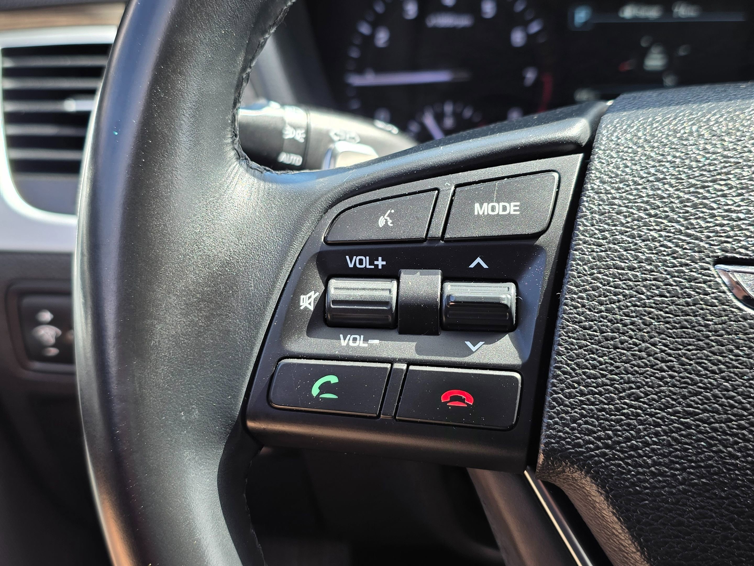 Used 2018 Genesis G80 3.8 image 25
