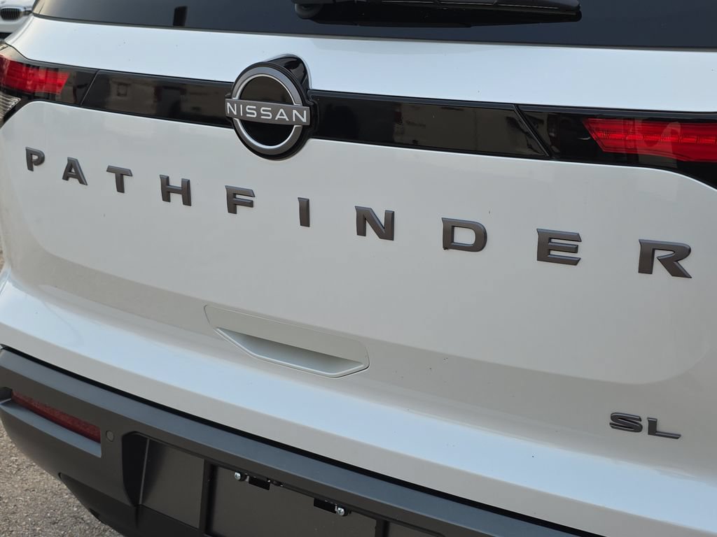 New 2026 Nissan Pathfinder SL FWD image 10