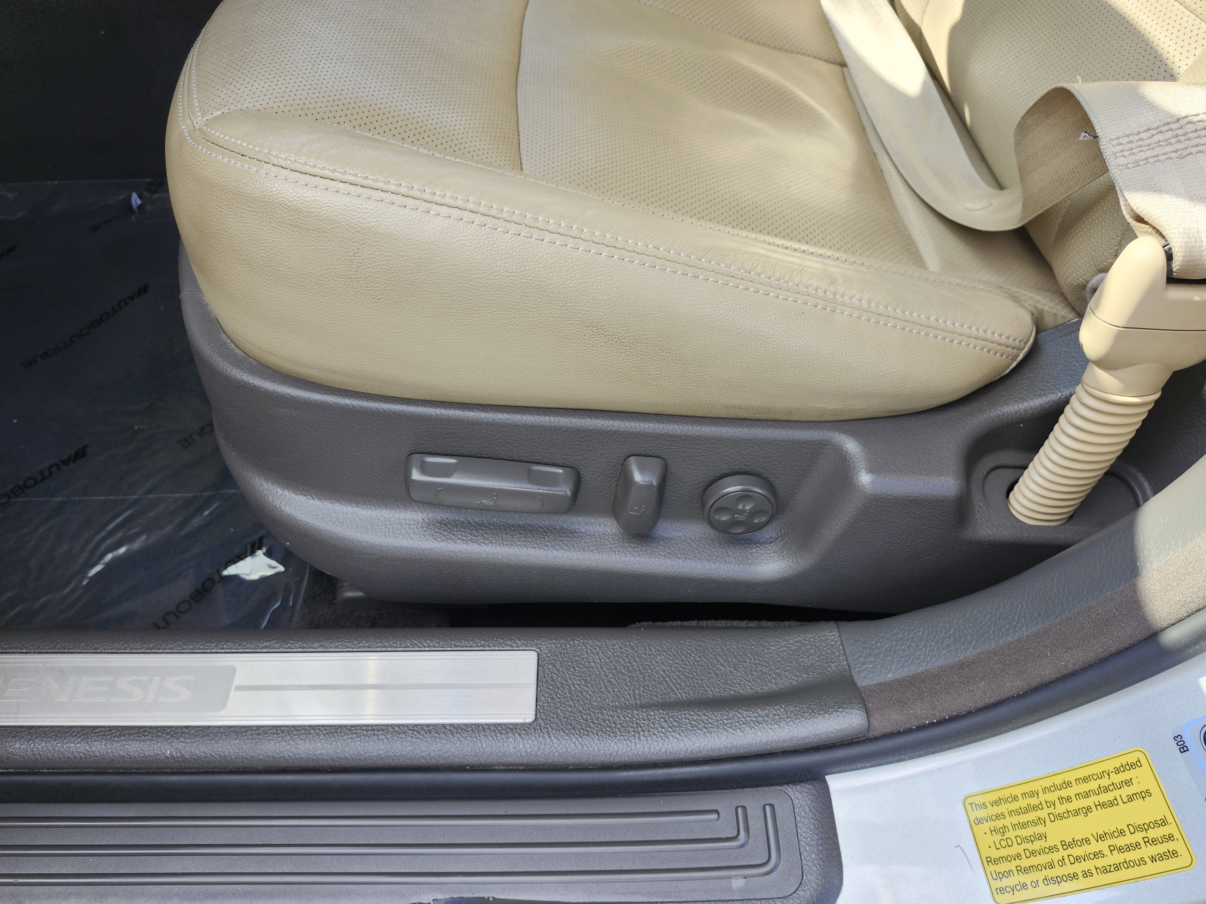 Used 2013 Hyundai Genesis 3.8 w/ Premium Pkg image 25