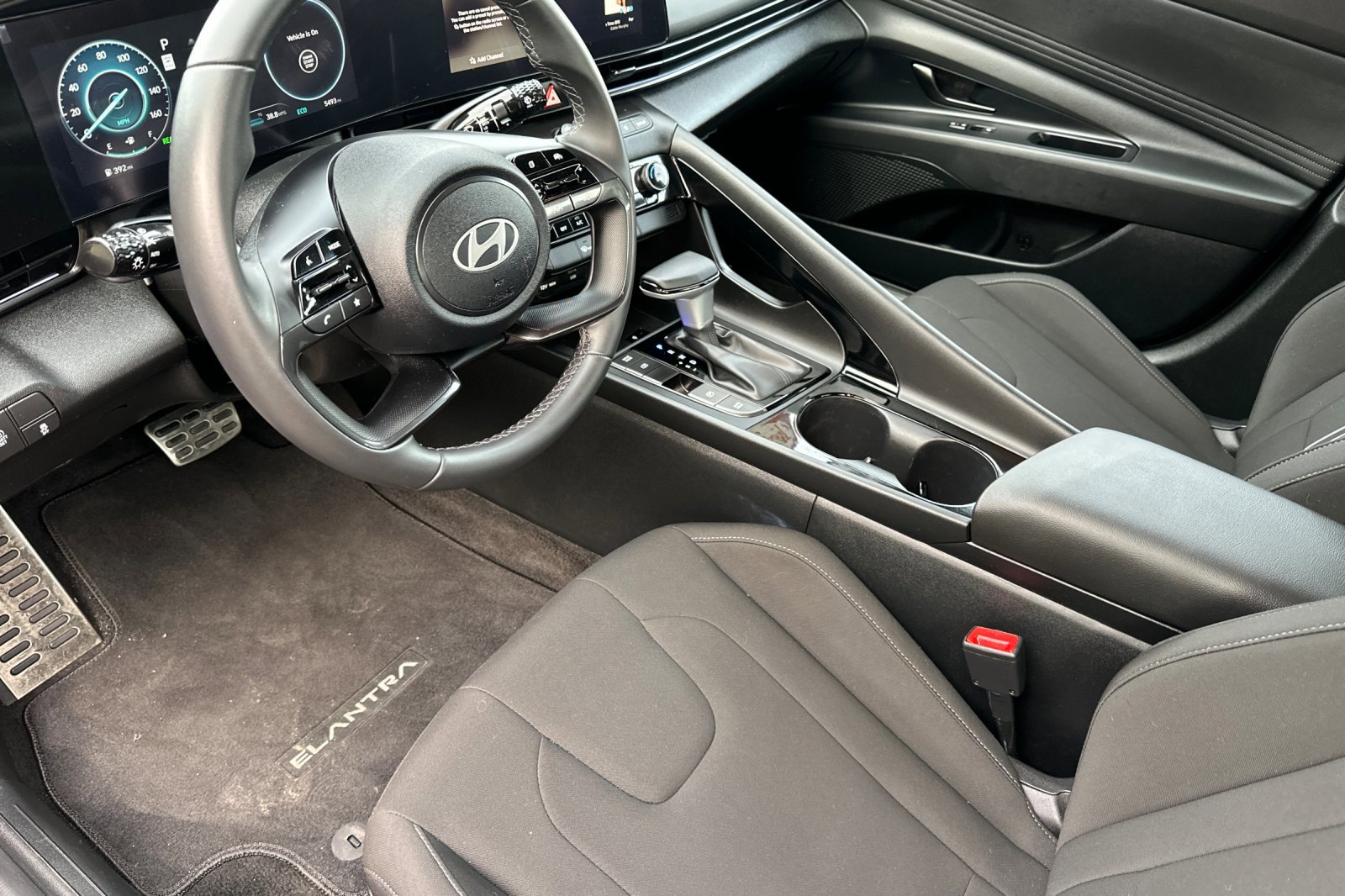 Certified 2025 Hyundai Elantra SEL w/ Cargo Package image 10