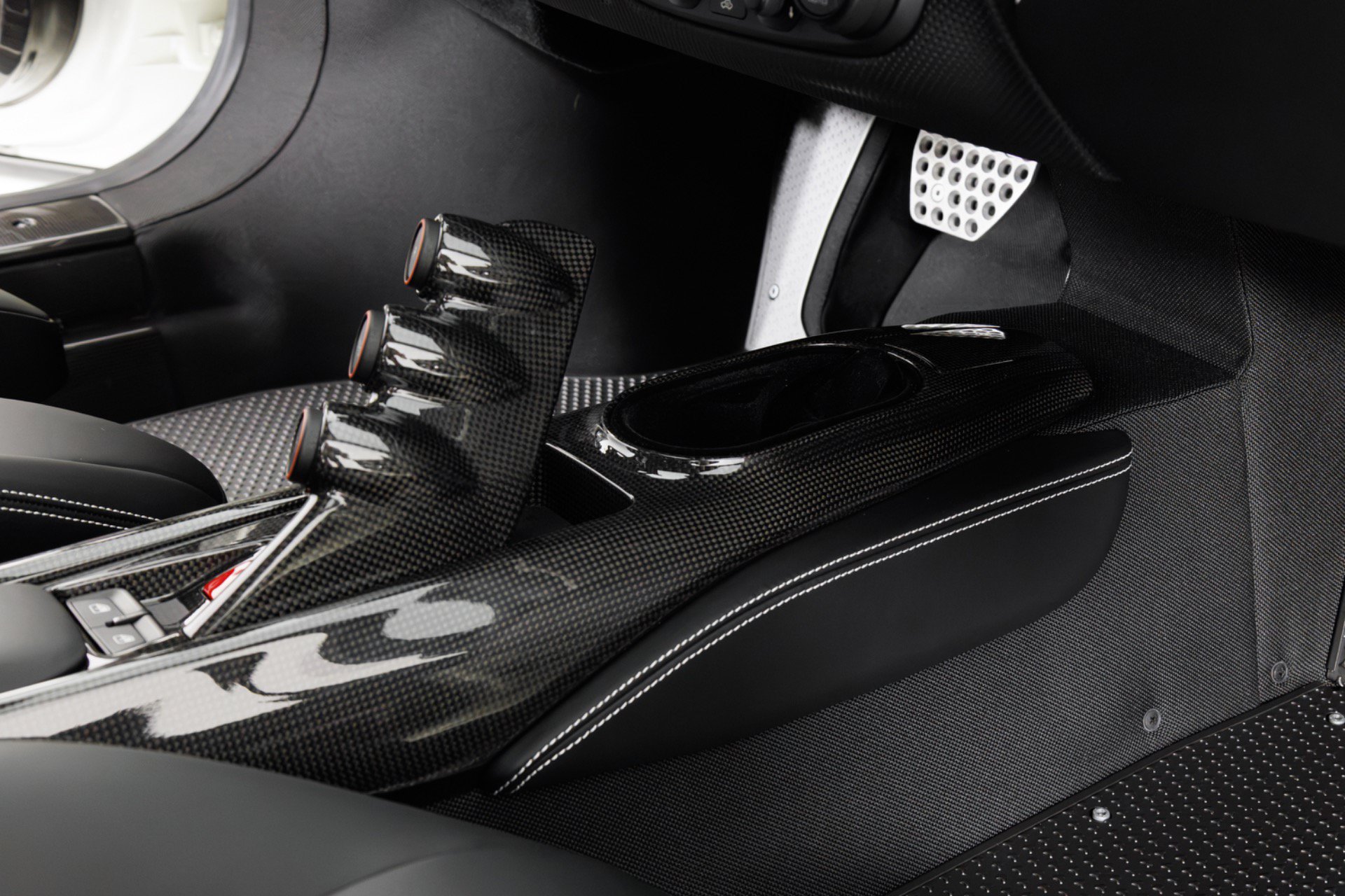 Used 2020 Ferrari 488 Pista Coupe RWD image 44