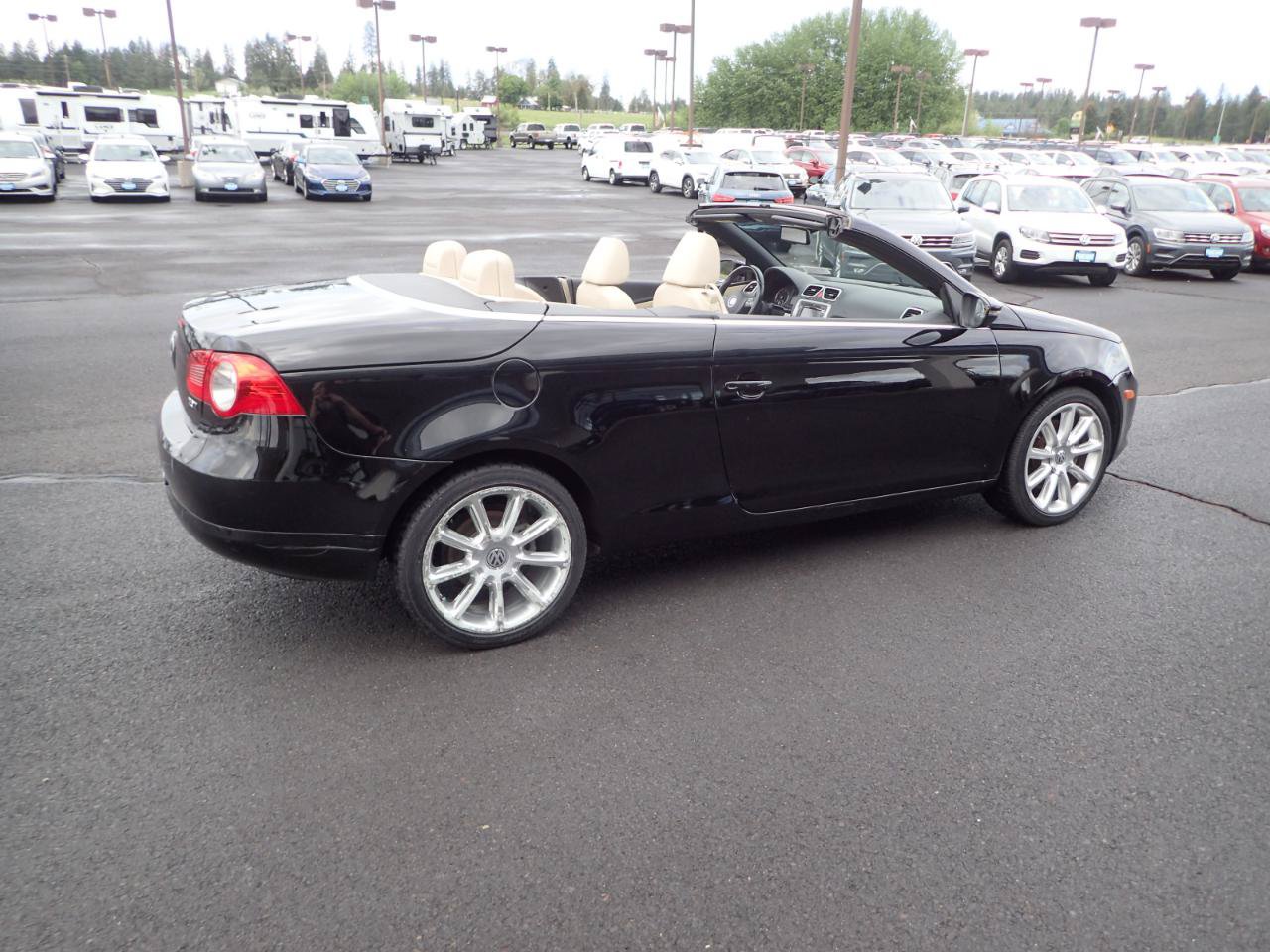 Used 2010 Volkswagen Eos Lux FWD image 13