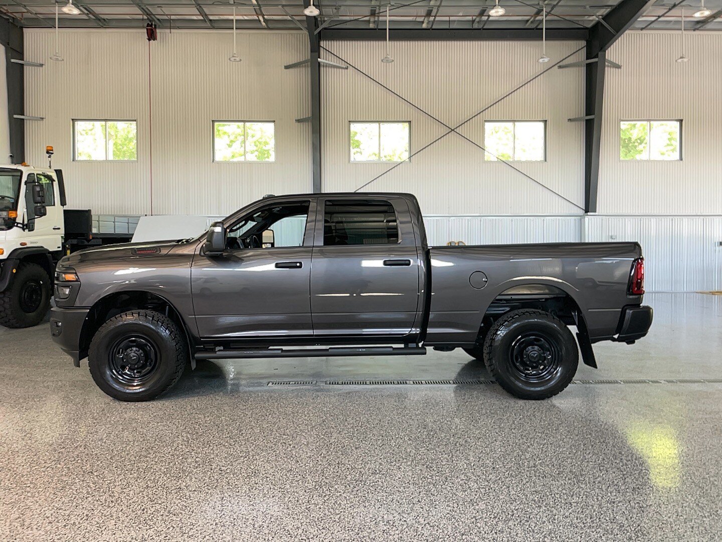 Used 2025 RAM 2500 Tradesman AWD/4WD image 4