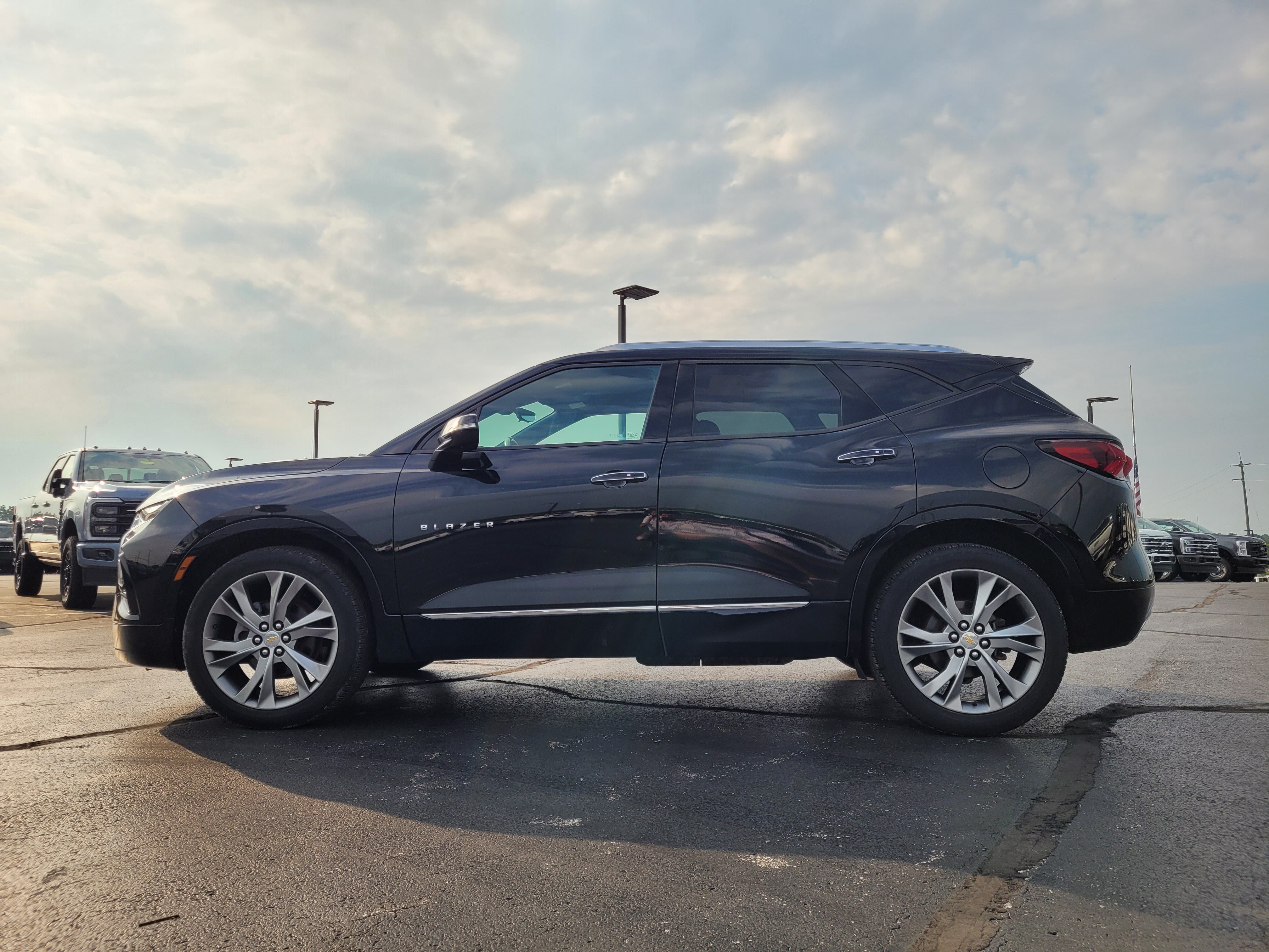 Used 2020 Chevrolet Blazer Premier w/ Driver Confidence II Package AWD/4WD image 11