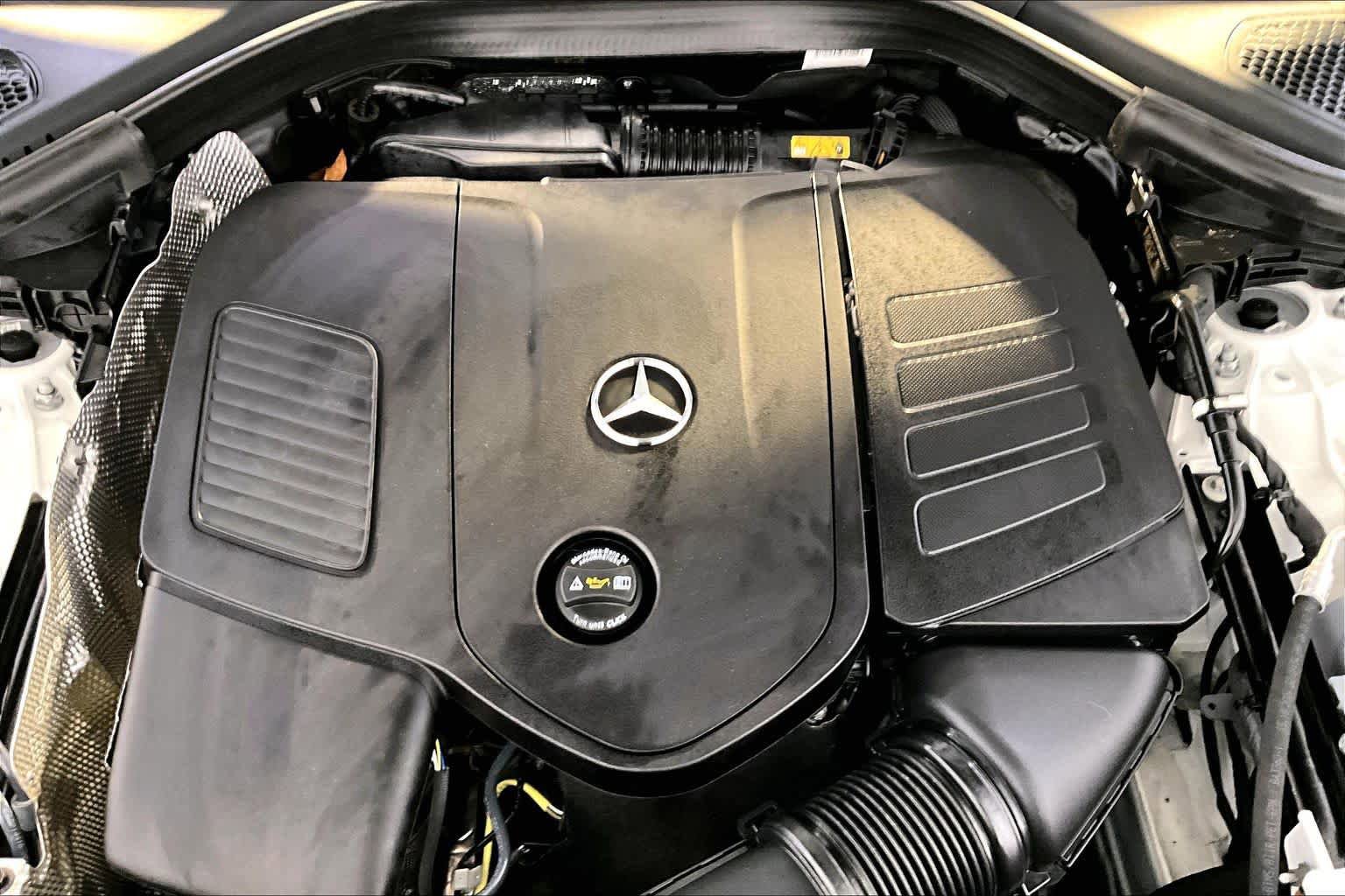 Used 2025 Mercedes-Benz GLC 300 4MATIC image 31