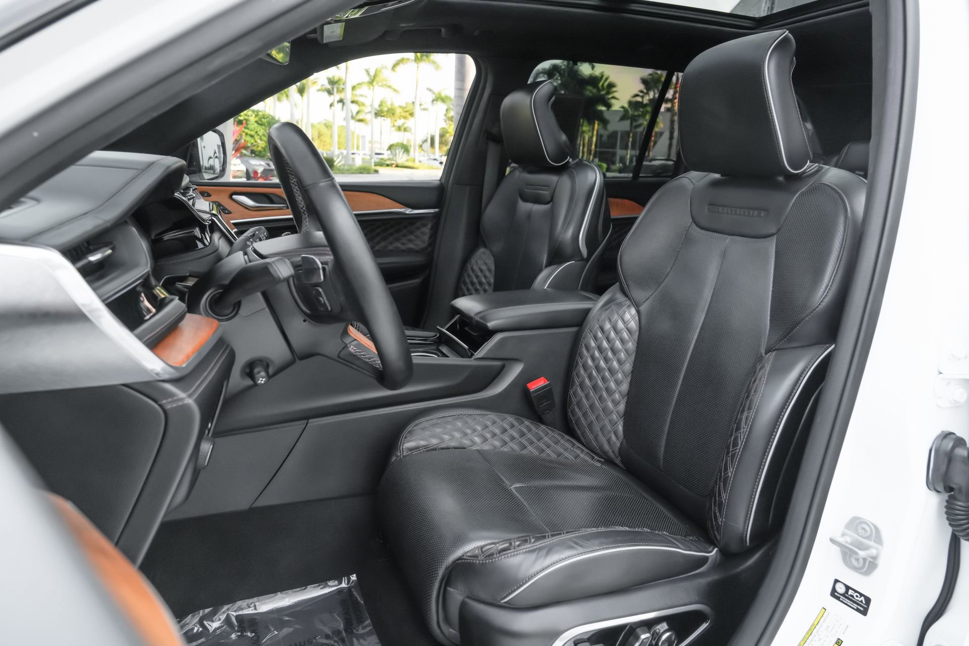 Used 2022 Jeep Grand Cherokee Summit image 7