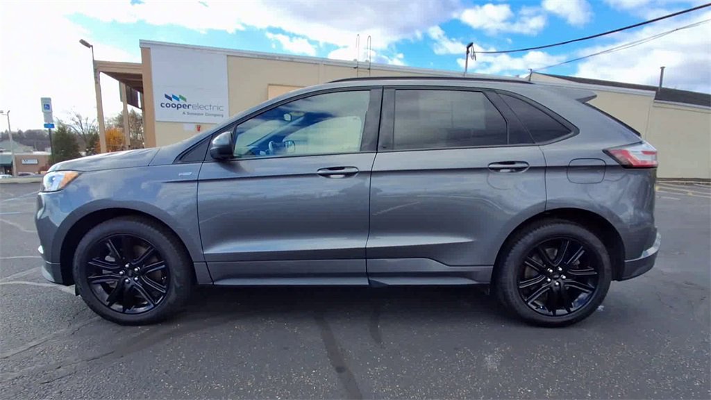 Used 2022 Ford Edge ST-Line image 5