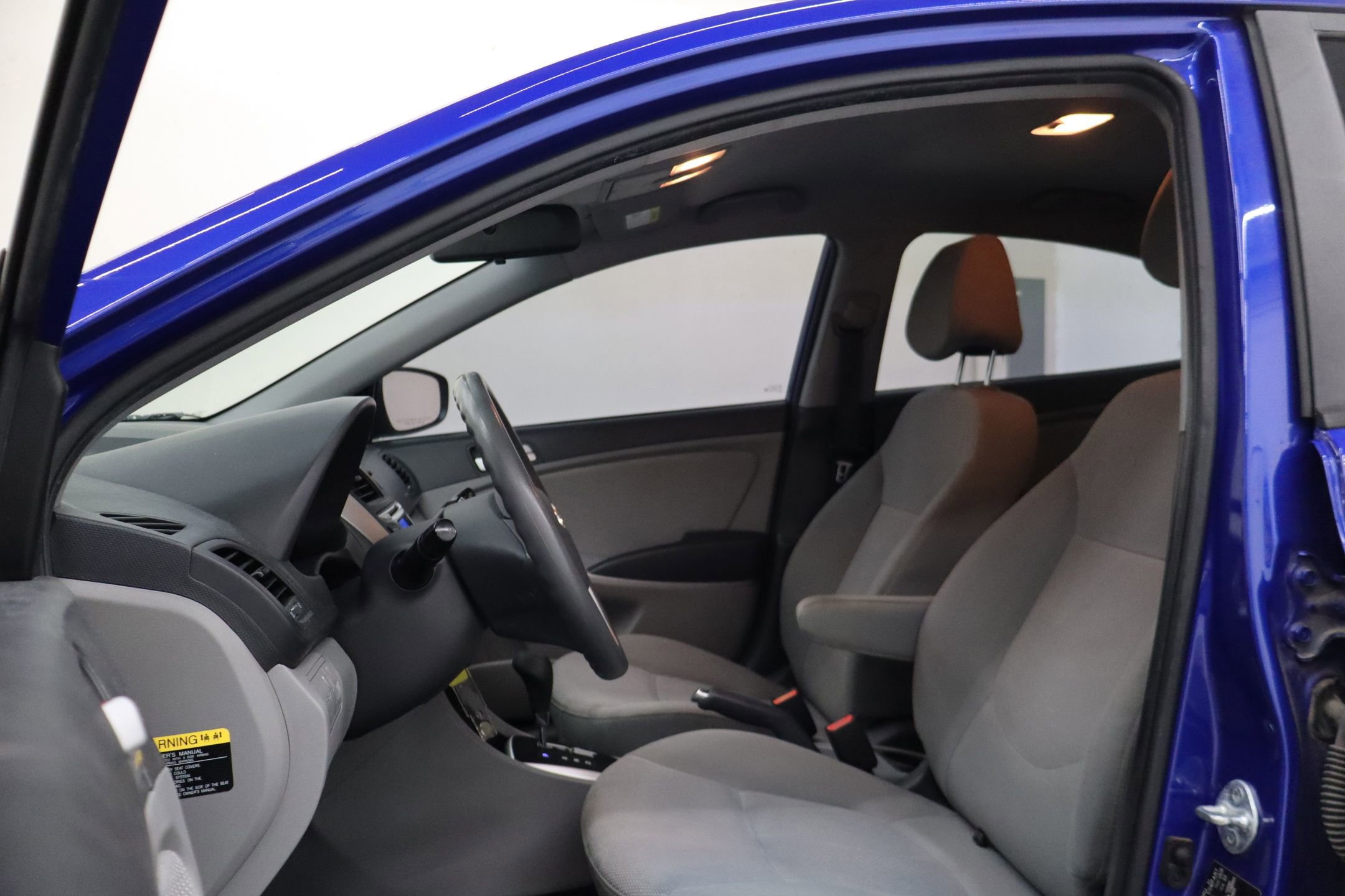 Used 2014 Hyundai Accent GLS FWD image 11