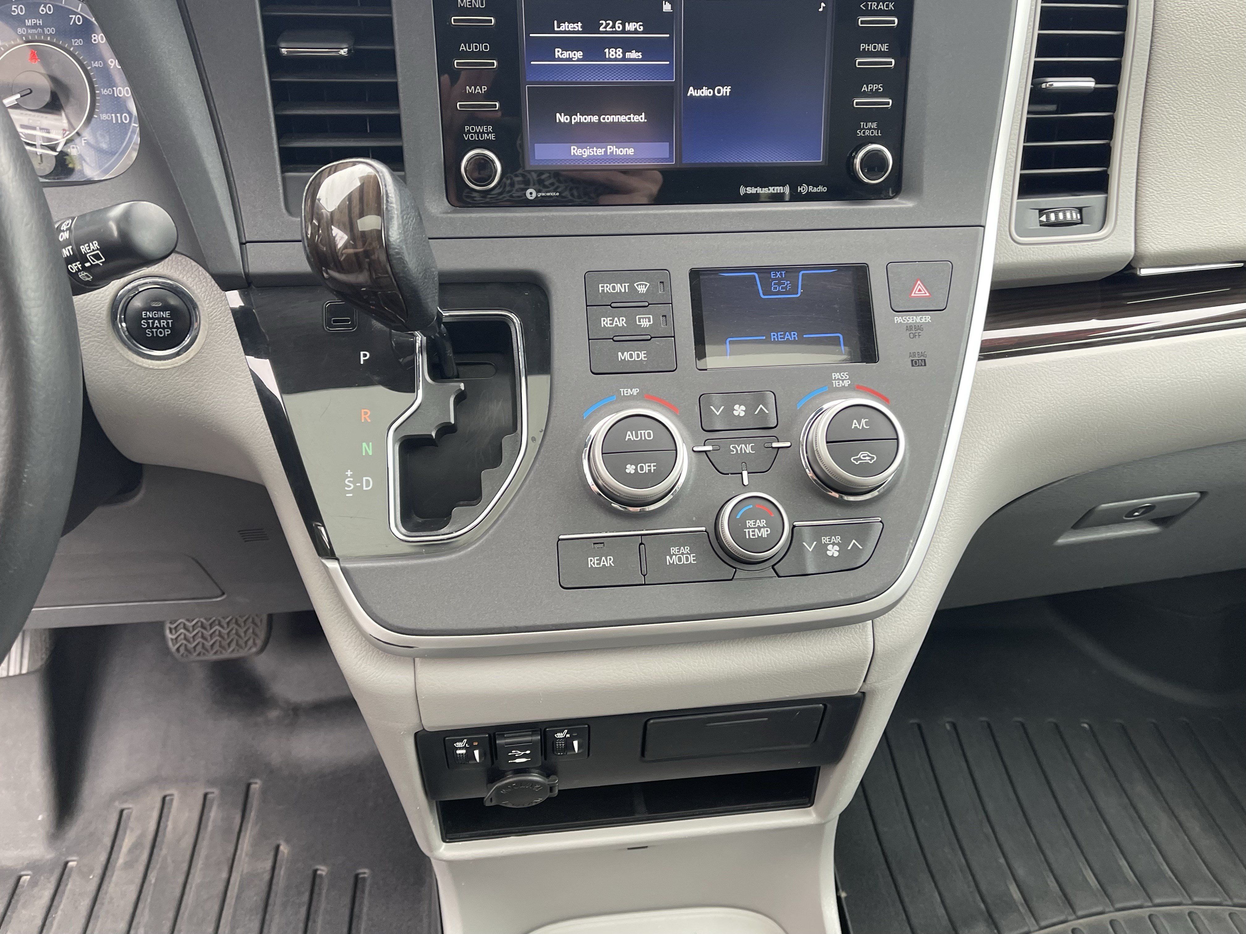 Certified 2020 Toyota Sienna XLE FWD image 24