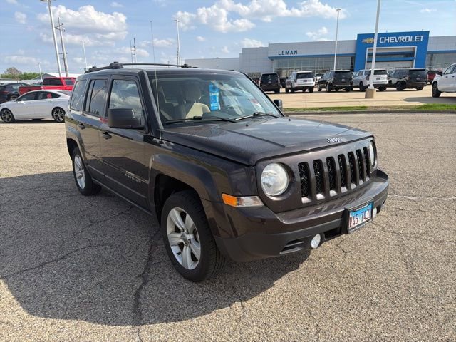 Used 2014 Jeep Patriot Latitude AWD/4WD image 2