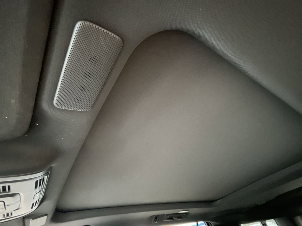 Used 2023 Cadillac Escalade ESV Premium Luxury w/ LPO, Radiant Package image 11