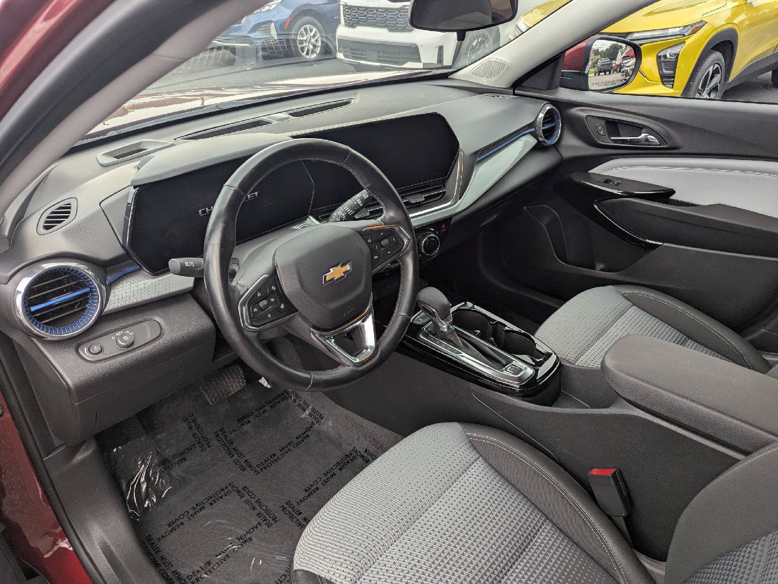 Used 2025 Chevrolet Trax LT w/ Driver Confidence Package FWD image 13