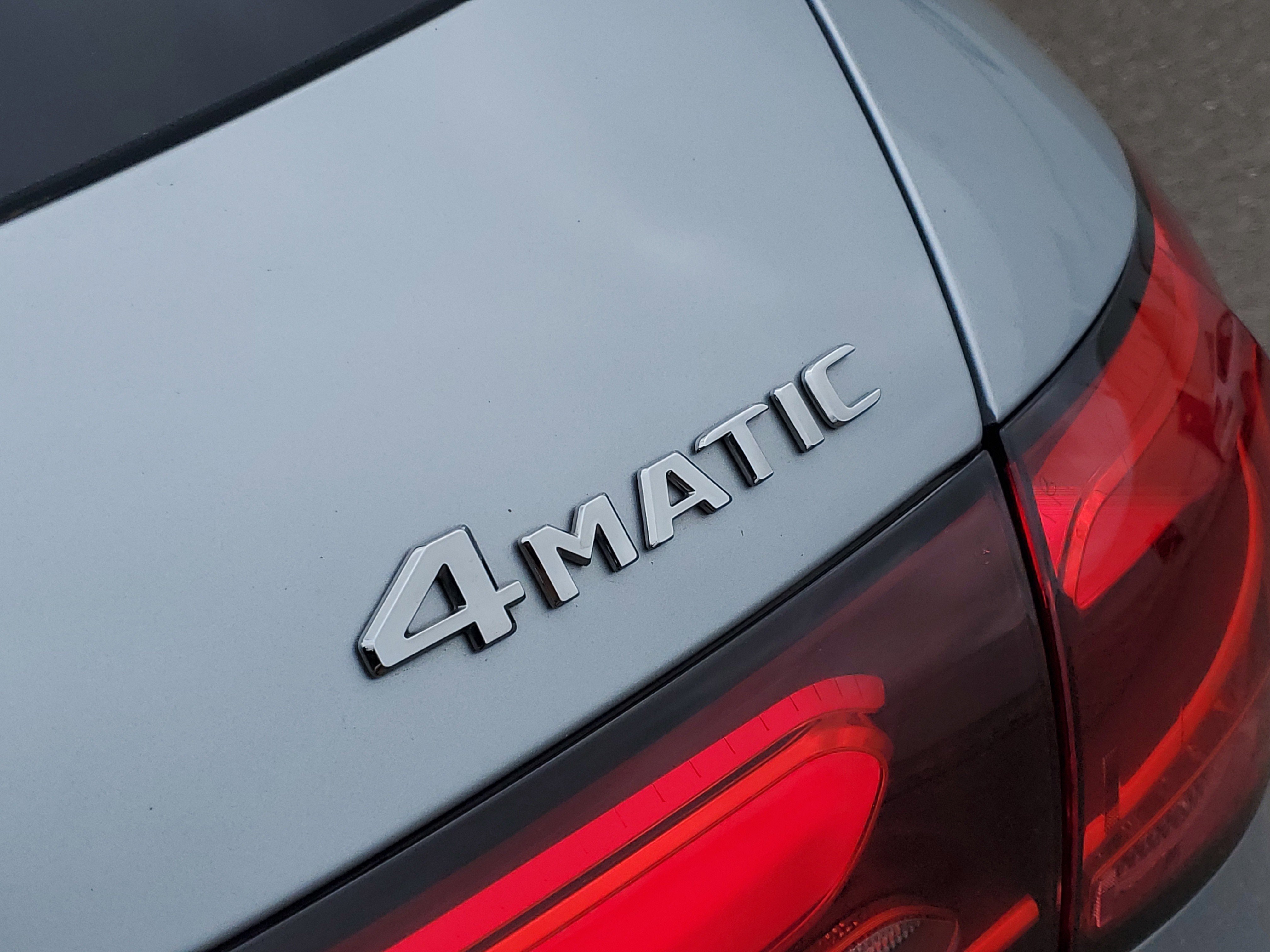 Used 2025 Mercedes-Benz GLC 350e 4MATIC image 29