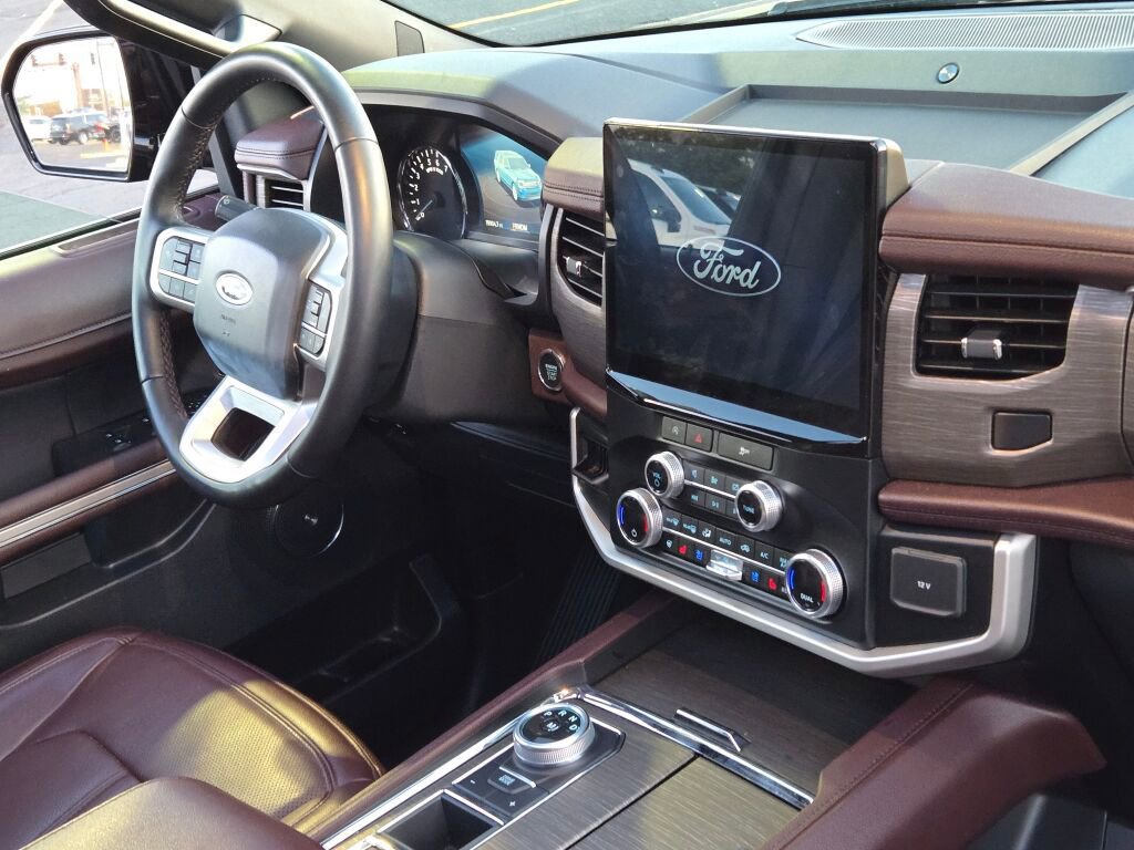 Used 2024 Ford Expedition Limited RWD image 7