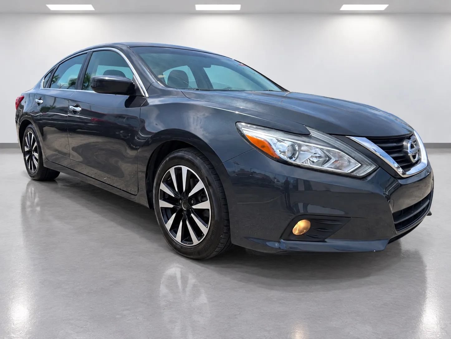 Used 2018 Nissan Altima 2.5 SV FWD image 3