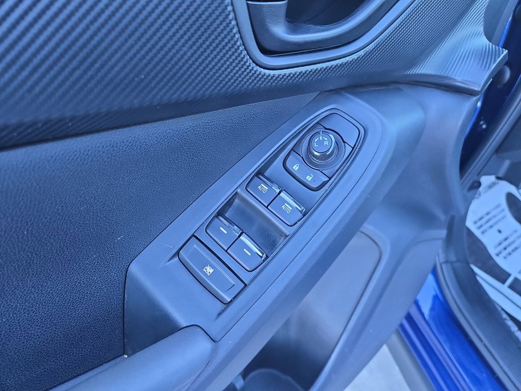 Used 2025 Subaru Crosstrek 2.0i image 13