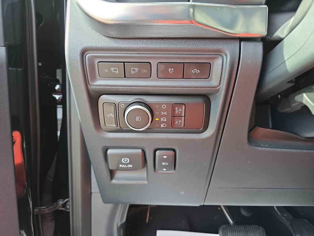 Used 2023 Ford F150 Lariat w/ Max Trailer Tow Package image 27