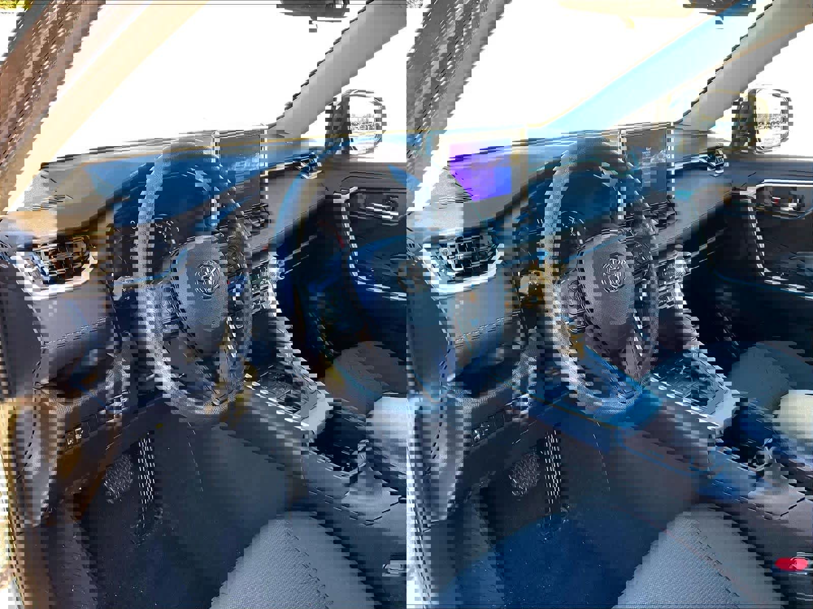 Used 2024 Toyota RAV4 XLE image 8