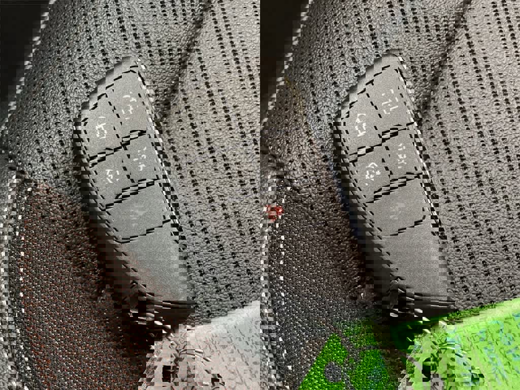 Used 2024 Chevrolet Equinox EV RS image 30